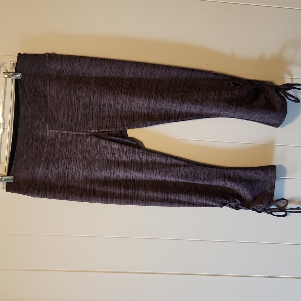 Maurices In Motion Capri Leggings